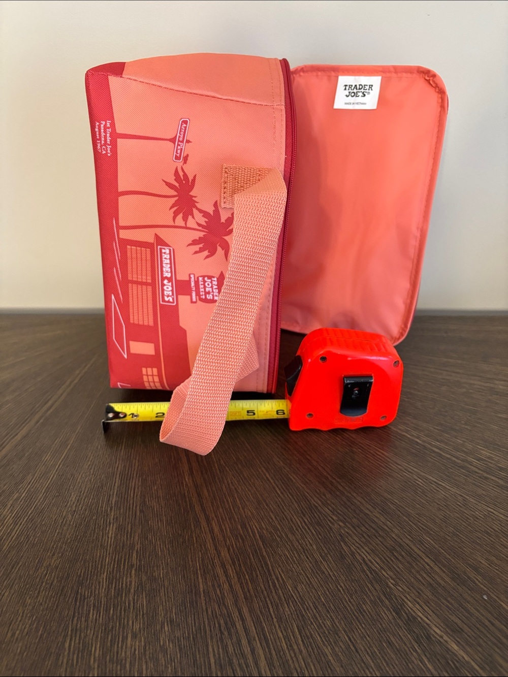 Trader Joe's Coral Pink Insulated Lunch Bag - Picture 5 of 5